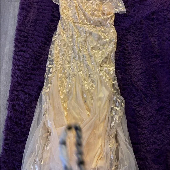 Elegant Gold women’s Dress - Picture 5 of 8